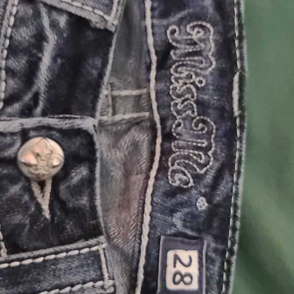 Jeans - Picture 7 of 8